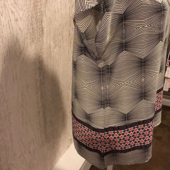 41 Hawthorn Short Sleeve Abstract Print Blouse - Picture 4 of 6